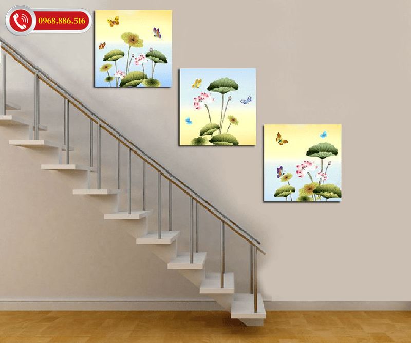 Những bức tranh nghệ thuật sẽ đem đến sự thu hút cho lối lên cầu thang
